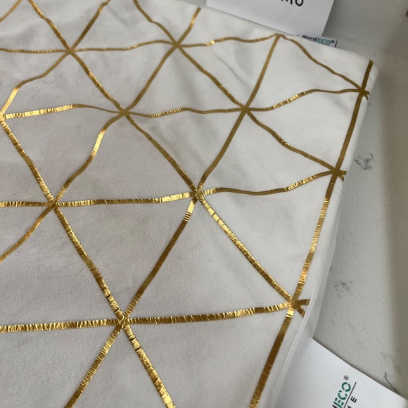 NEW Modern Gold trim Throw Pillow cover, NEW pillow case gold accent - Picture 4 of 7